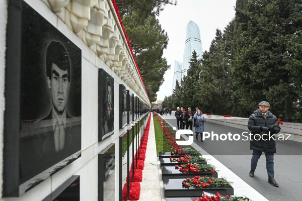 Xarici diplomatların Şəhidlər xiyabanını ziyarəti