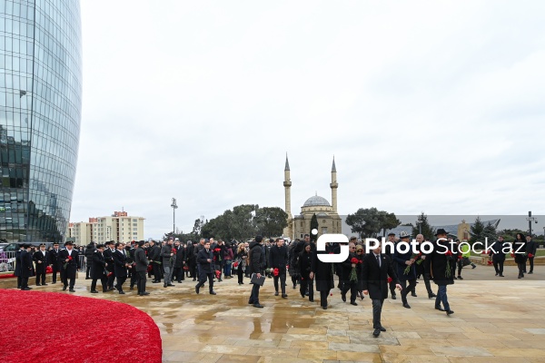 Xarici diplomatların Şəhidlər xiyabanını ziyarəti