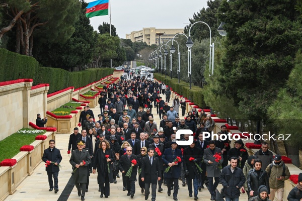 Xarici diplomatların Şəhidlər xiyabanını ziyarəti