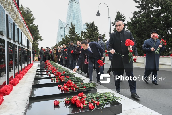 Xarici diplomatların Şəhidlər xiyabanını ziyarəti