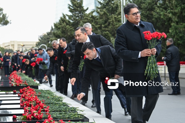 Xarici diplomatların Şəhidlər xiyabanını ziyarəti