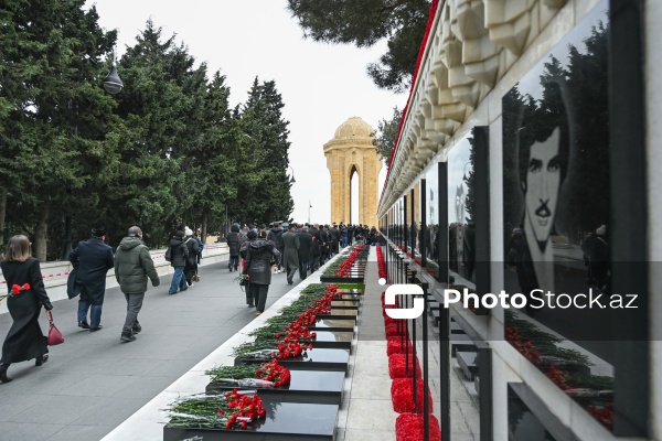 Xarici diplomatların Şəhidlər xiyabanını ziyarəti