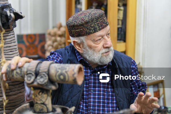Azərbaycanın məşhur keramikaçısı, qrafika rəssamı və nəqqaşı Mir Teymur Məmmədov