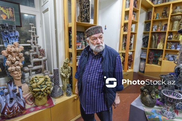 Azərbaycanın məşhur keramikaçısı, qrafika rəssamı və nəqqaşı Mir Teymur Məmmədov