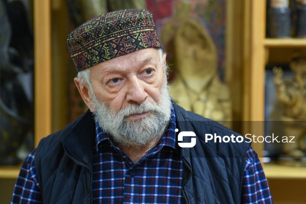 Azərbaycanın məşhur keramikaçısı, qrafika rəssamı və nəqqaşı Mir Teymur Məmmədov