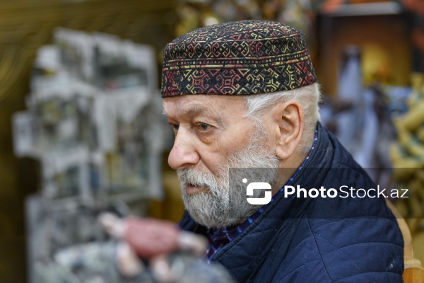 Azərbaycanın məşhur keramikaçısı, qrafika rəssamı və nəqqaşı Mir Teymur Məmmədov