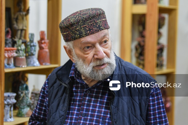 Azərbaycanın məşhur keramikaçısı, qrafika rəssamı və nəqqaşı Mir Teymur Məmmədov