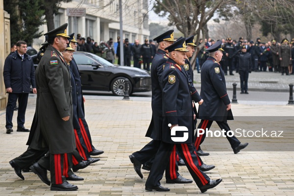 Azərbaycan xalqı Heydər Əliyevin xatirəsini yad edir