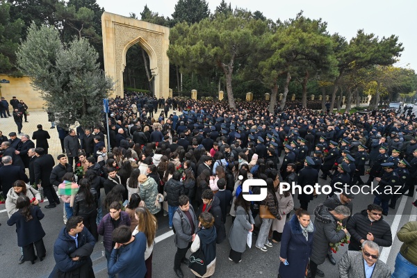 Azərbaycan xalqı Heydər Əliyevin xatirəsini yad edir