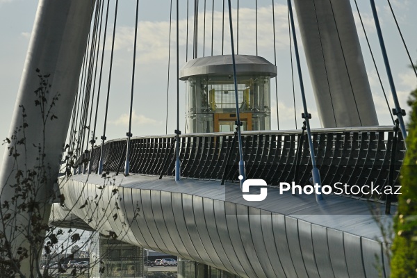 "Ağ Şəhər"də açılışı olan Zaman meydanı və piyada körpüsü