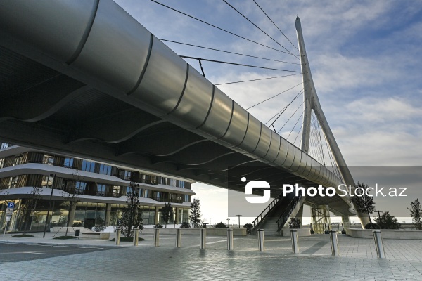 "Ağ Şəhər"də açılışı olan Zaman meydanı və piyada körpüsü