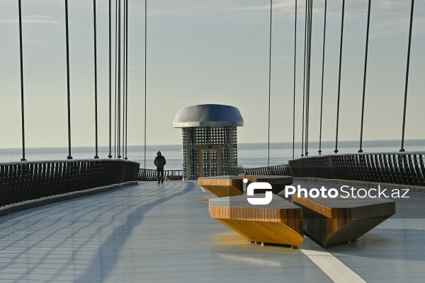 "Ağ Şəhər"də açılışı olan Zaman meydanı və piyada körpüsü