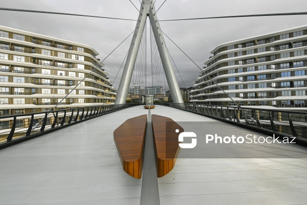 "Ağ Şəhər"də açılışı olan Zaman meydanı və piyada körpüsü