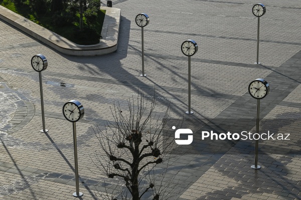 "Ağ Şəhər"də açılışı olan Zaman meydanı və piyada körpüsü