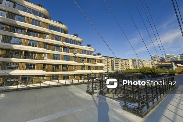 "Ağ Şəhər"də açılışı olan Zaman meydanı və piyada körpüsü