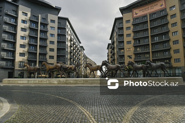 "Ağ Şəhər"də açılışı olan "Qarabağ atları" heykəltaraşlıq kompleksi