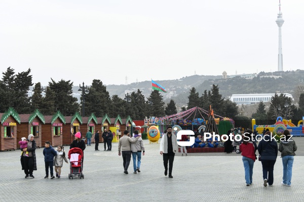 Bakı bulvarı Novruz bayramına hazırdır