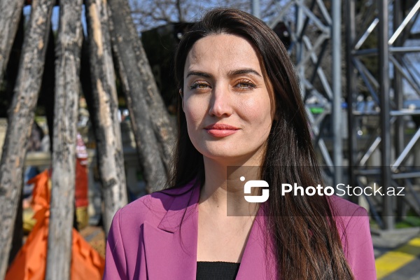 Əfsanə Mehdiyeva - Bakı bulvarında Novruz bayramı münasibətilə hazırlanmış bayram guşəsinin açılışında