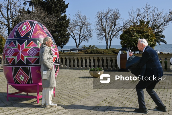 Bakı bulvarında Novruz bayramı münasibətilə hazırlanmış bayram guşəsi