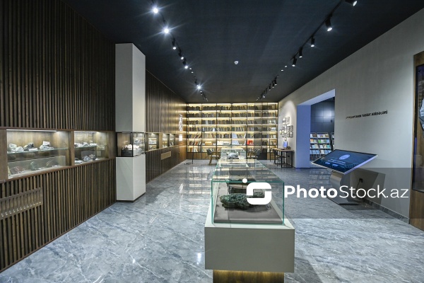 Bakı Dövlət Universitetinin Faydalı qazıntılar muzeyi