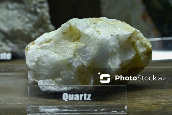 Bakı Dövlət Universitetinin Faydalı qazıntılar muzeyi