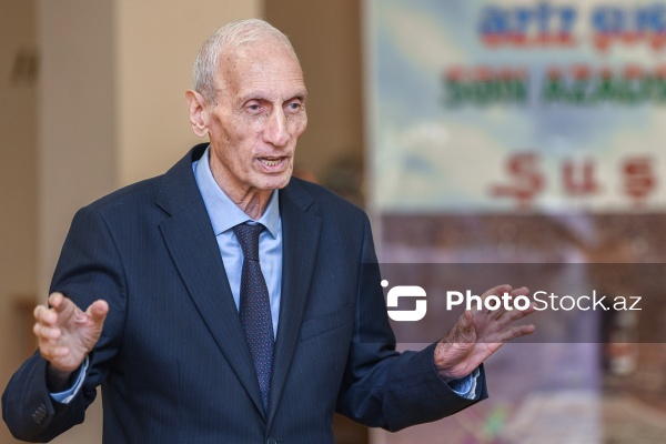 Bakı Dövlət Universitetinin Milli mətbuat tarixi kafedrasının müdiri, professor Cahangir Məmmədli