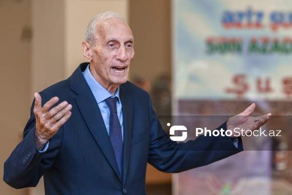 Bakı Dövlət Universitetinin Milli mətbuat tarixi kafedrasının müdiri, professor Cahangir Məmmədli