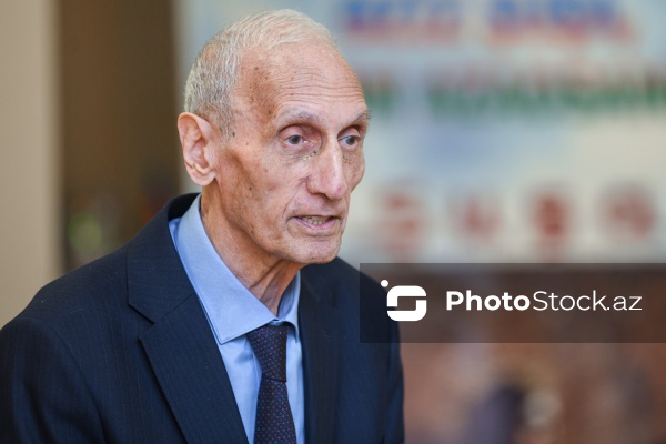 Bakı Dövlət Universitetinin Milli mətbuat tarixi kafedrasının müdiri, professor Cahangir Məmmədli