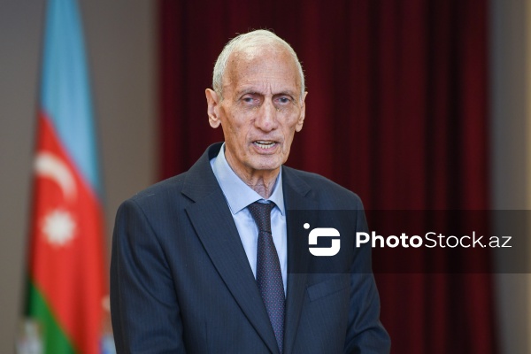 Bakı Dövlət Universitetinin Milli mətbuat tarixi kafedrasının müdiri, professor Cahangir Məmmədli