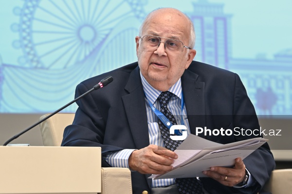 Bakı Konqres Mərkəzində keçirilən IV İqlim Həftəsinin ikinci günü