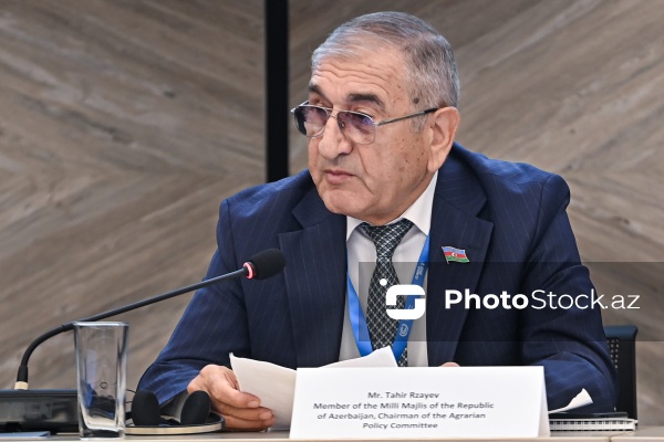 Bakı Konqres Mərkəzində keçirilən IV İqlim Həftəsinin ikinci günü