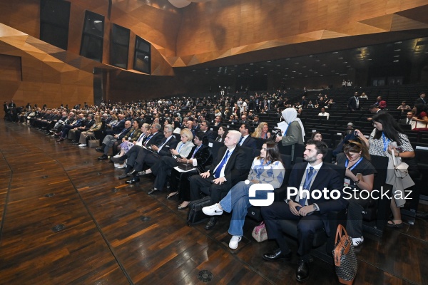 Bakı Konqres Mərkəzində keçirilən IV İqlim Həftəsinin üçüncü günü