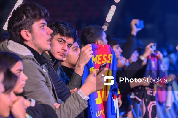 Bakı Kristal Zalına axın edən Lionel Messinin fanatları