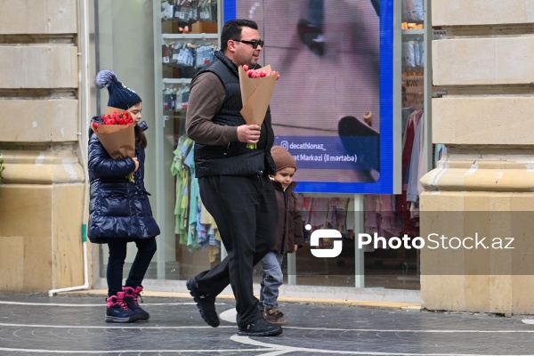 Bakı küçələrində 8 Mart Beynəlxalq Qadınlar Günü