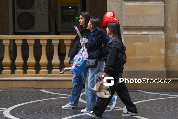 Bakı küçələrində 8 Mart Beynəlxalq Qadınlar Günü