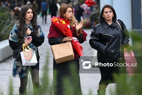 Bakı küçələrində 8 Mart Beynəlxalq Qadınlar Günü