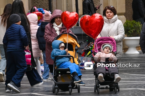 Bakı küçələrində 8 Mart Beynəlxalq Qadınlar Günü