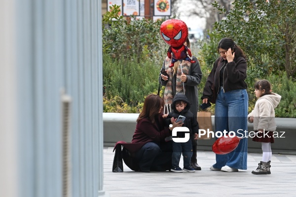 Bakı küçələrində 8 Mart Beynəlxalq Qadınlar Günü