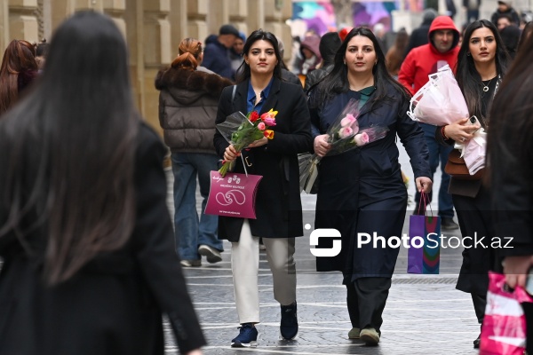 Bakı küçələrində 8 Mart Beynəlxalq Qadınlar Günü