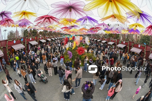 Paytaxt sakinləri Novruz bayramını qeyd edirlər