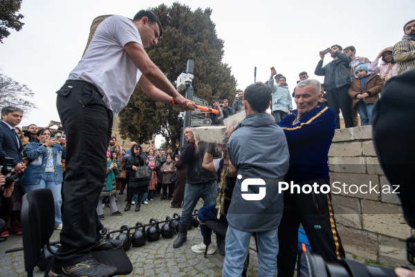 Paytaxt sakinləri Novruz bayramını qeyd edirlər