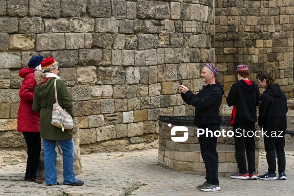 Paytaxt sakinləri Novruz bayramını qeyd edirlər