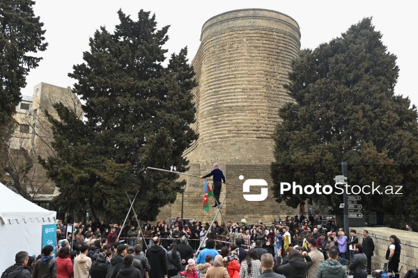 Paytaxt sakinləri Novruz bayramını qeyd edirlər