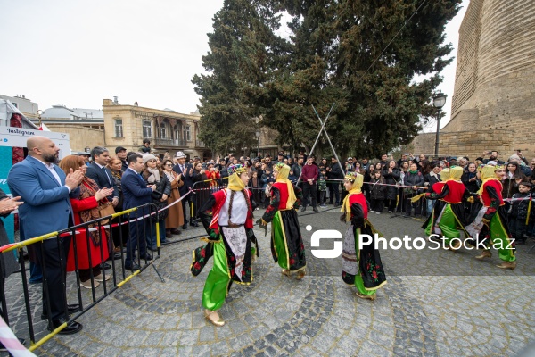 Paytaxt sakinləri Novruz bayramını qeyd edirlər