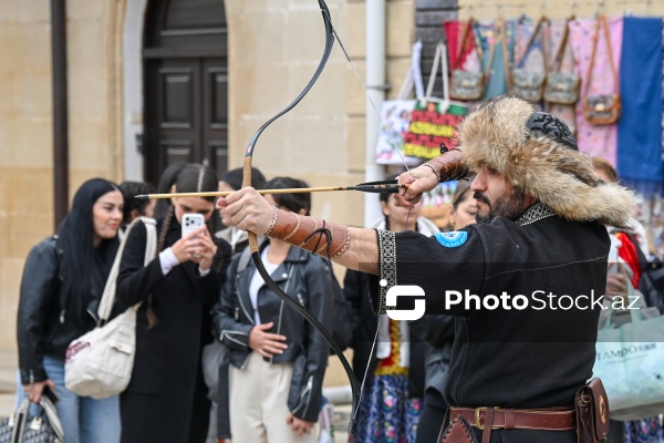 Paytaxt sakinləri Novruz bayramını qeyd edirlər