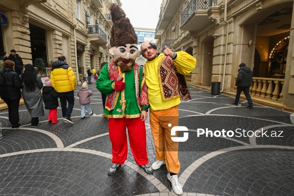 Paytaxt sakinləri Novruz bayramını qeyd edirlər