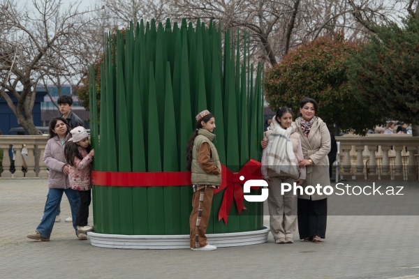 Paytaxt sakinləri Novruz bayramını qeyd edirlər