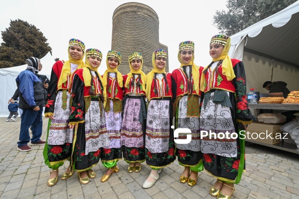 Paytaxt sakinləri Novruz bayramını qeyd edirlər