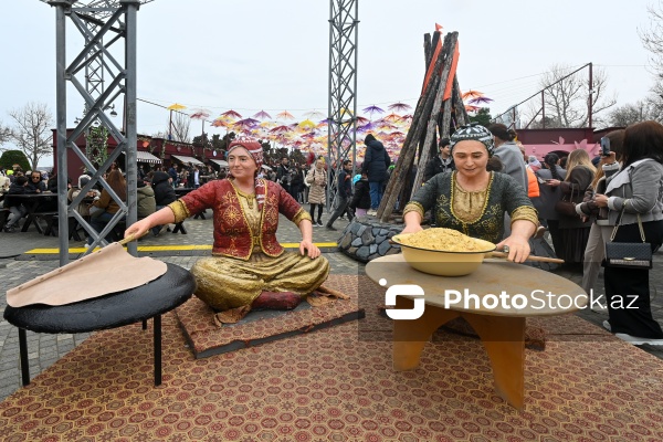 Paytaxt sakinləri Novruz bayramını qeyd edirlər