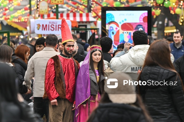 Paytaxt sakinləri Novruz bayramını qeyd edirlər